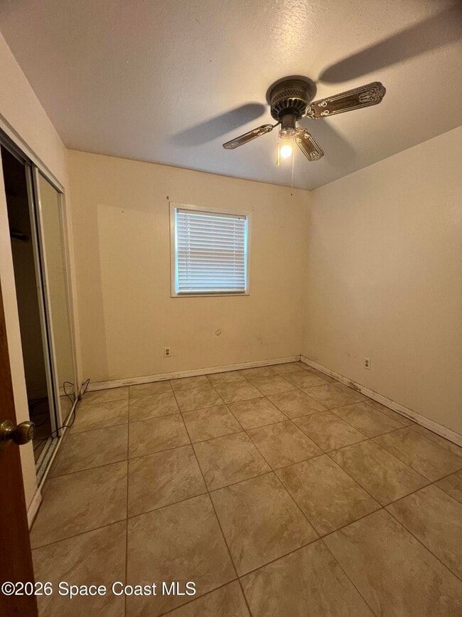 Photo - 304 Crown Blvd