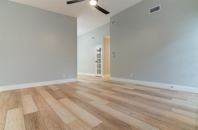Photo - 4707 Menchaca Rd