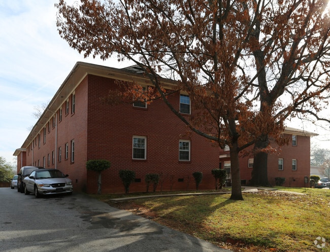 North Highland Apartments - 881 North Highland Apartments