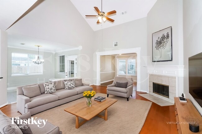 Photo - 902 Rock Springs Dr