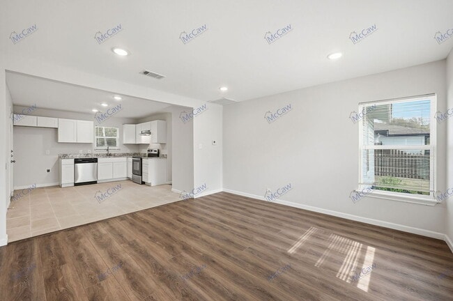 Photo - 4229 Comanche St