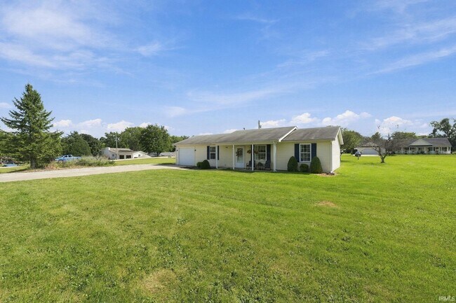9239 E Lilac Ln