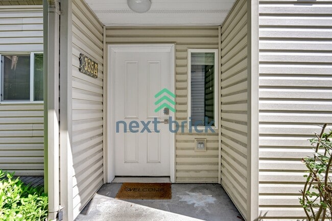 Building Photo - Quiet Townhouse 2 Beds 1.5 Bath Available for Rent!