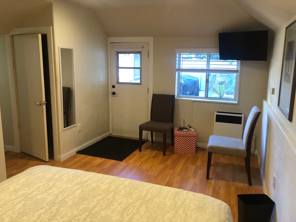 Photo - 5932 W 76th St (Los Angeles, CA)