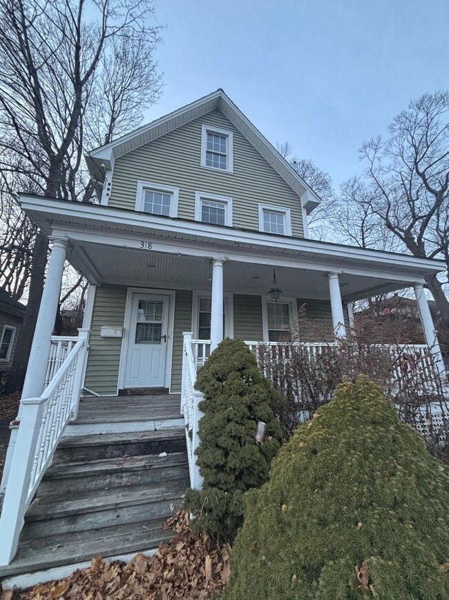 Building Photo - 318 Front St Unit one