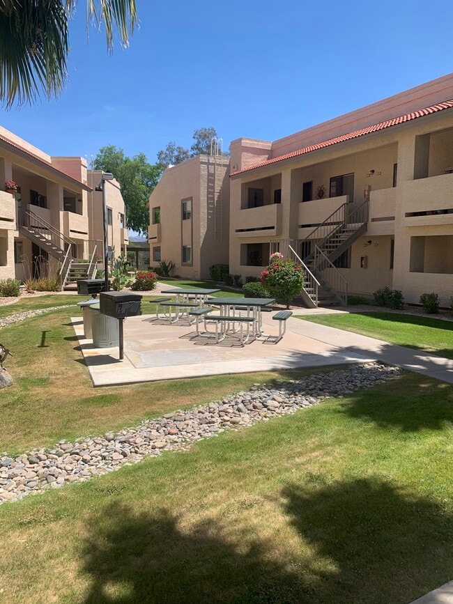 Building Photo - 145 N 74th St Unit 228