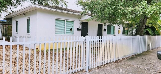 Building Photo - 2 NE 63rd St Unit A Rental