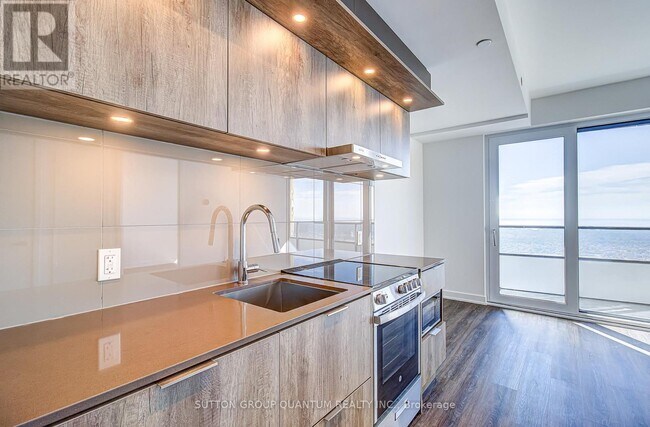 Photo - 448 Burnhamthorpe Rd W Unit 5609