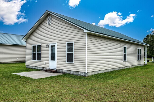 Photo - 138 MacDonald Blvd