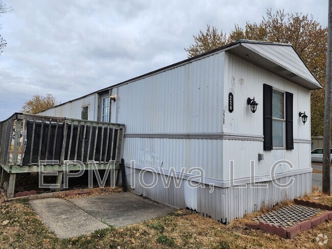 Building Photo - 700 W Ridgeway Ave Rental