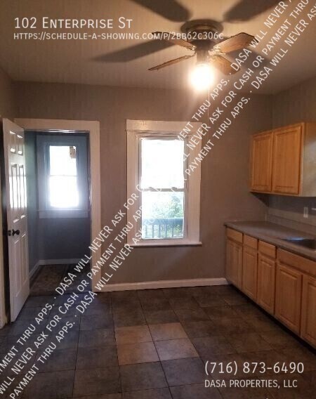 Photo - 102 Enterprise St