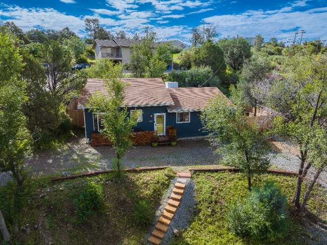 Photo - 2807 Willow Creek Rd House