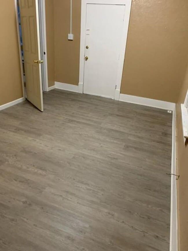 Photo - BIG 4 bedroom home