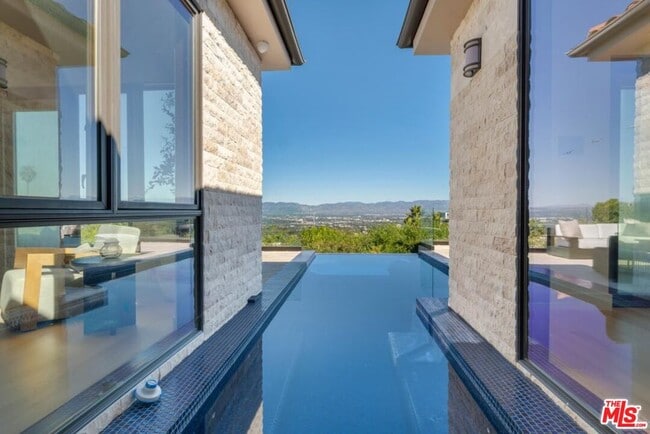 Photo - 3116 Elvido Dr