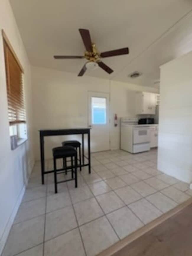 Photo - 247 Cocos Dr