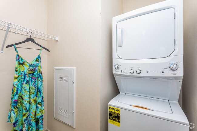 1BR, 1BA - 650SF