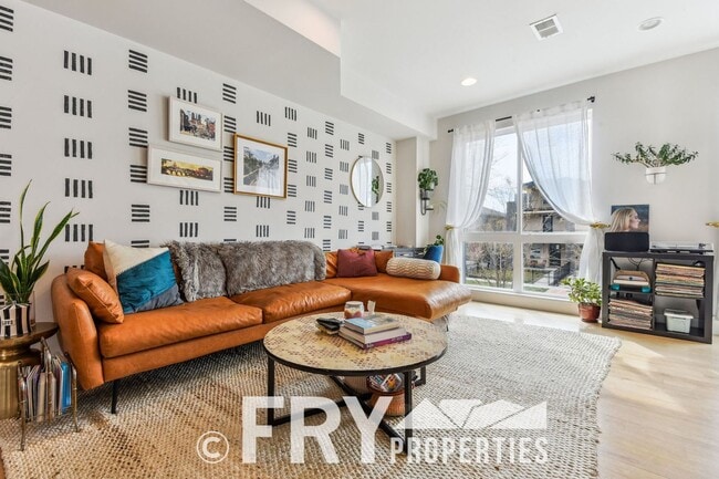 End Unit Townhome in Fantastic Location - End Unit Townhome in Fantastic Location