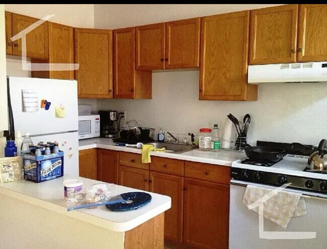 Photo - 1736 Beacon St Unit 6