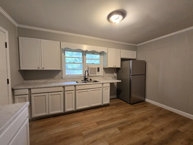 Photo - 412 Beechwood Cir