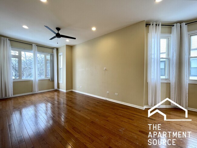 Photo - 2028 N Hamlin Ave Unidad 2