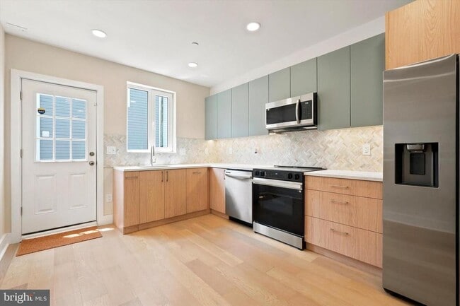 Photo - 2440 E Harold St