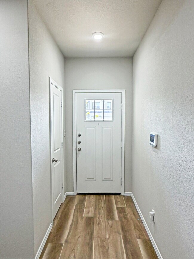 Photo - 258 Marigold Pl
