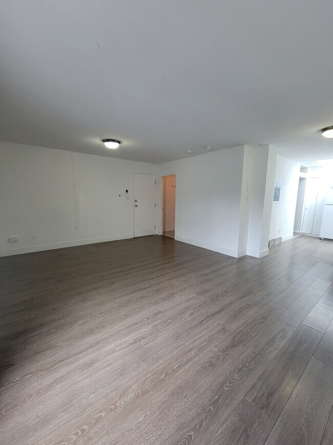 Photo - 9341-9341 Nowell St