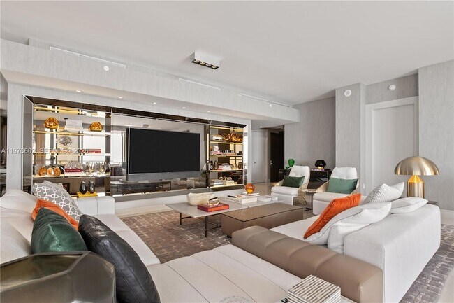17749 Collins Ave Unit 902
