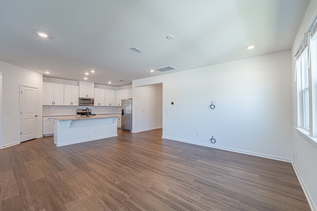 86 Norman Ave