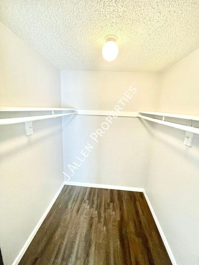 Photo - 1805 Parker Cir Unit C