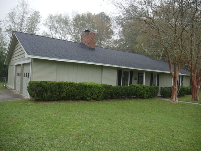Photo - Beautiful ranch style home