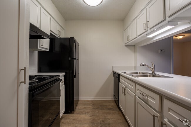 2BR,2BA 958 SqFt Renovations in progress! | Elevate at 604 West | Fort Walton Beach FL - Elevate at 604 West