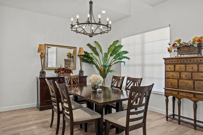 Photo - 1782 Clydesdale Ave