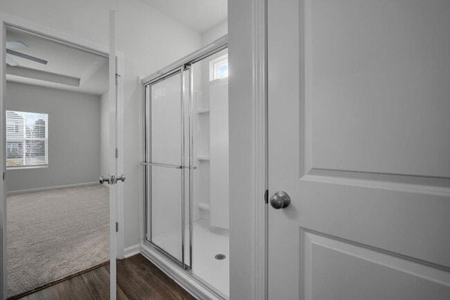 Photo - Great location in Richmond Hill