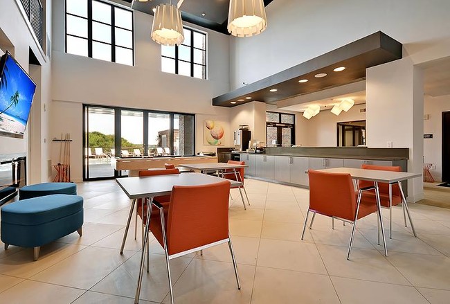 930 NoMo Club House - 930 NoMo