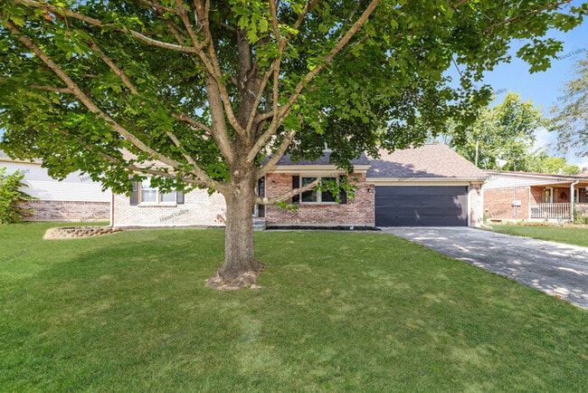 Building Photo - 6841 Castlebrook Dr Rental