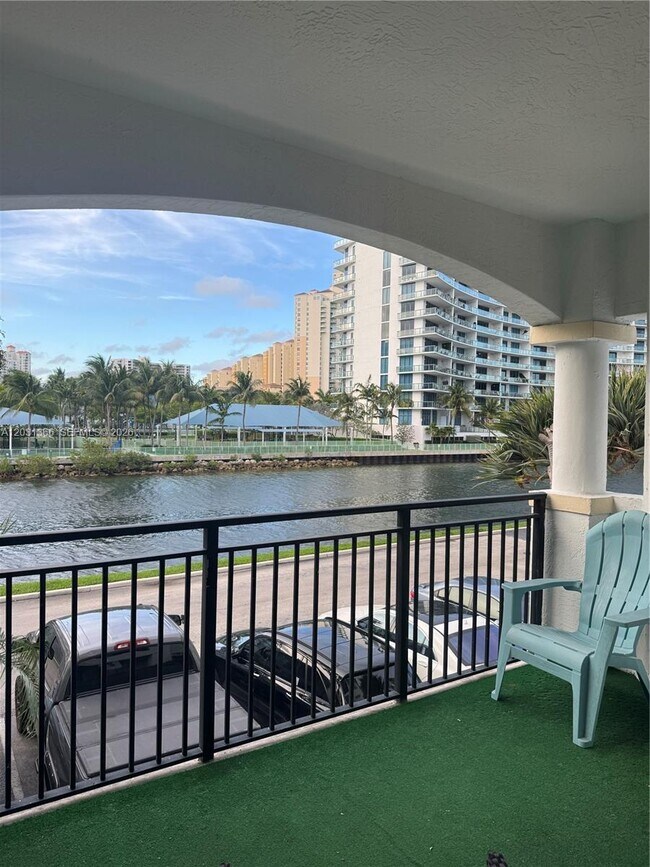 3215 NE 184th St Unit 14203