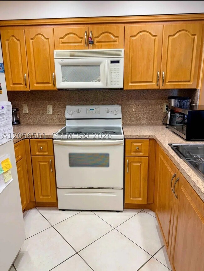 Photo - 3545 NE 167th St Unit 408