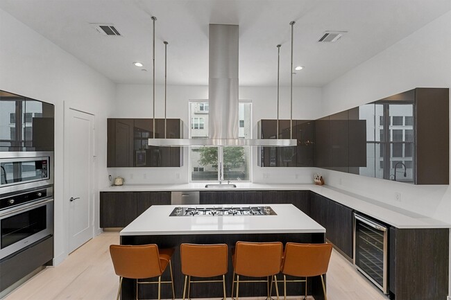 Building Photo - 5854 E Post Oak Ln