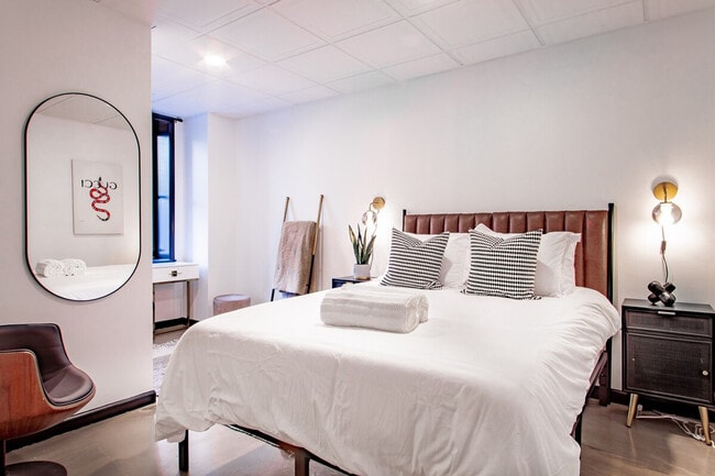 Photo - 1020 16th St NW Unidad ID1037709P