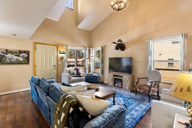 Photo - 3 Bed 2 Bath Fully Furnished in Woodland Park