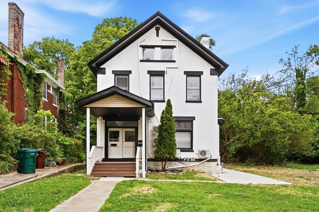 Building Photo - 568 Hale Ave Unit #1