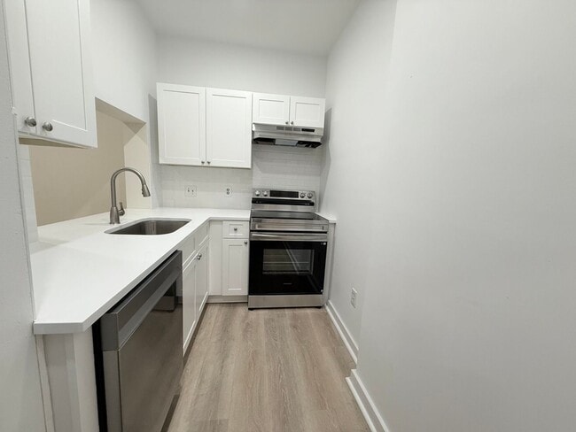 Charming 3 Bedroom - Charming 3 Bedroom
