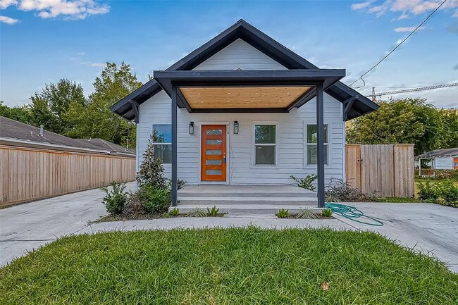 Photo - 3820 Tuam St Casa