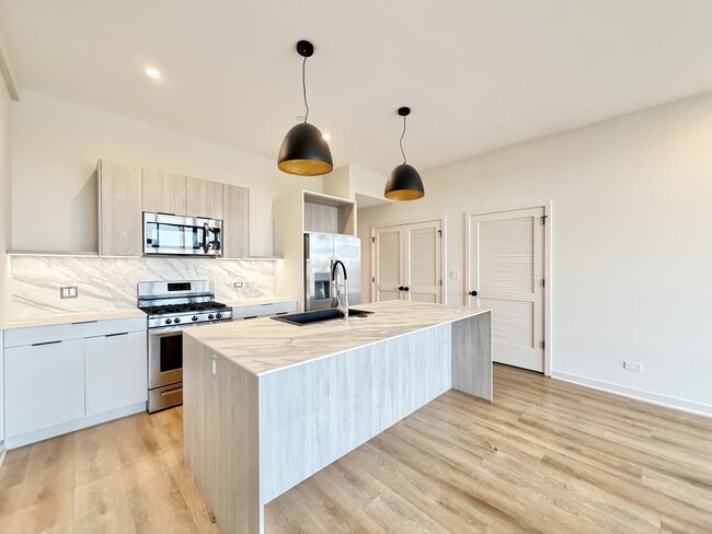Photo - 6340 W Belmont Ave Unit 603
