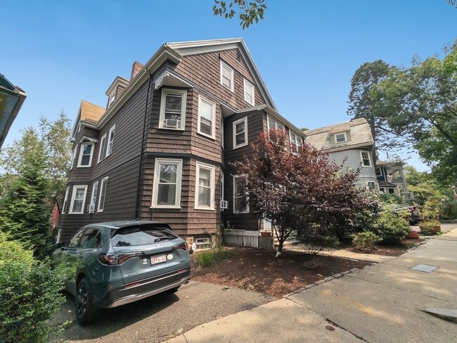 Photo - 15 Oakview Ter Unit #1