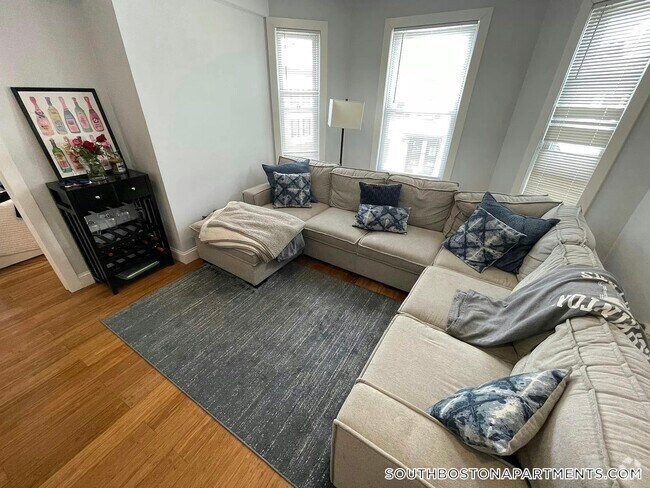 Building Photo - 695 E 7th St Unit 2 Rental