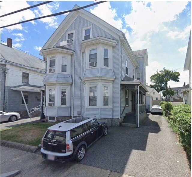 Building Photo - 121 Chestnut St Unit 1