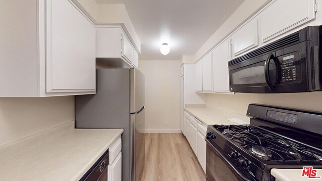 Photo - 15215 Magnolia Blvd Unidad 110