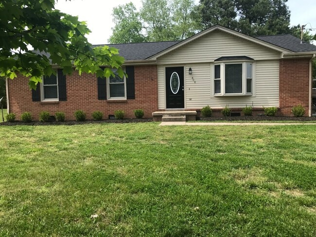 Photo - 808 Bedford Dr